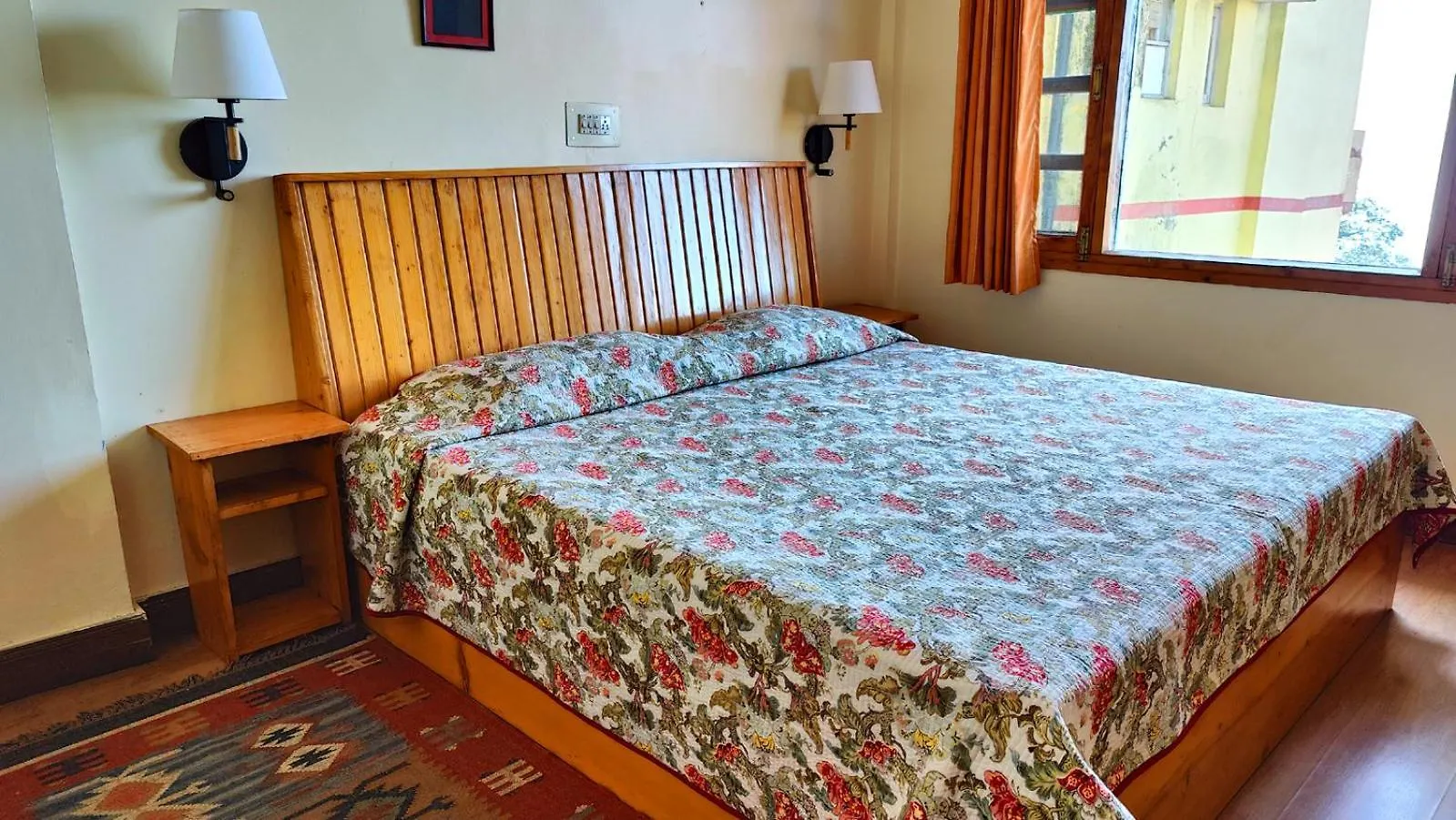 Spars Lodge Shimla Hotel