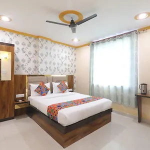 https://rudra.hotels-varanasi.com